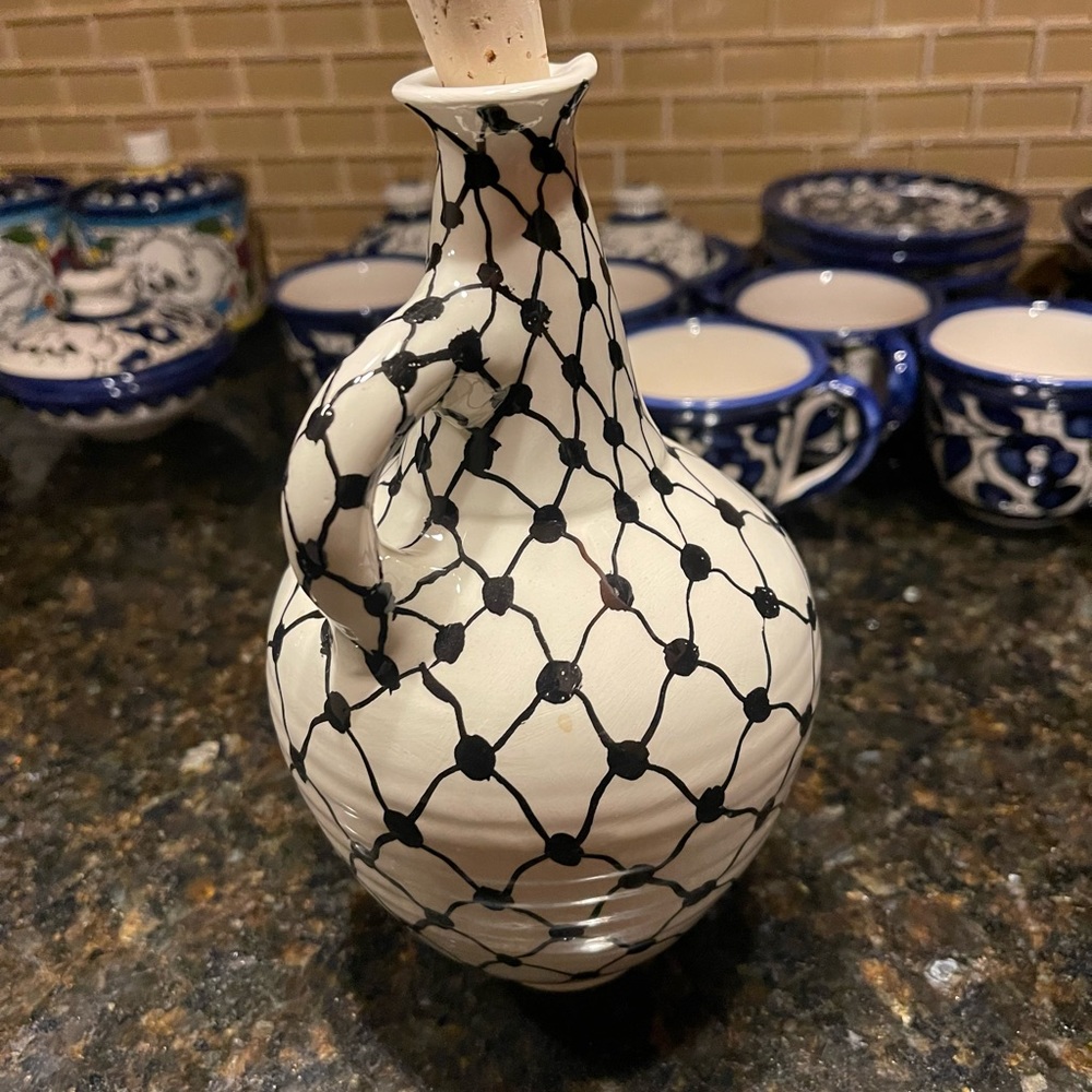 Palestinian Ceramic Oil Dispenser Kuffyeh Hand Painted and Handmade in Palestine - Picture 2 of 4